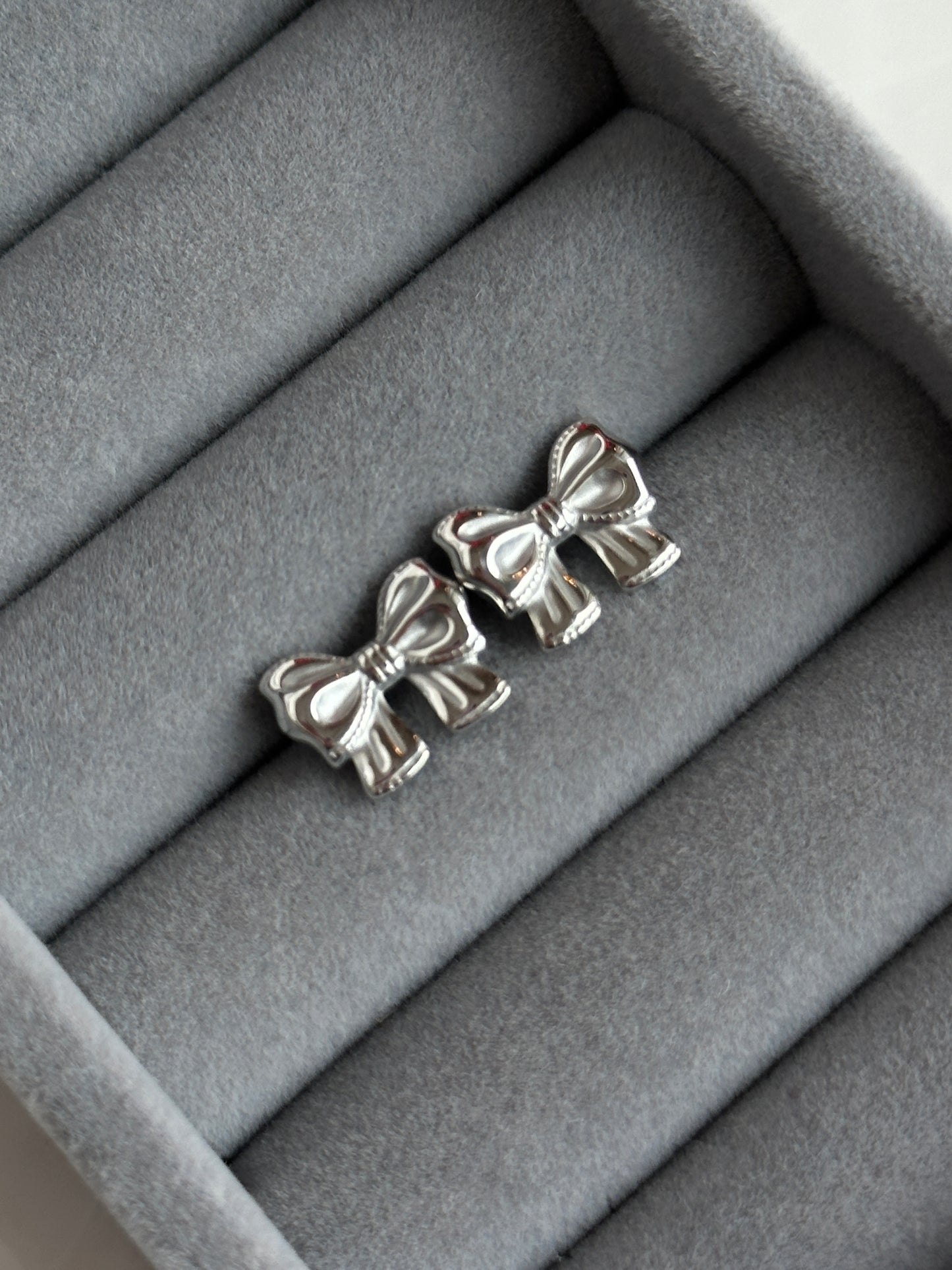 Mirae studs