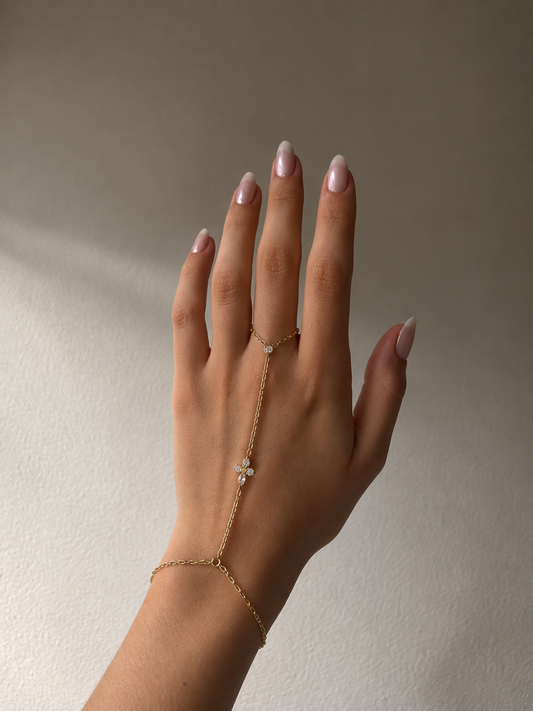 Eveline hand chain