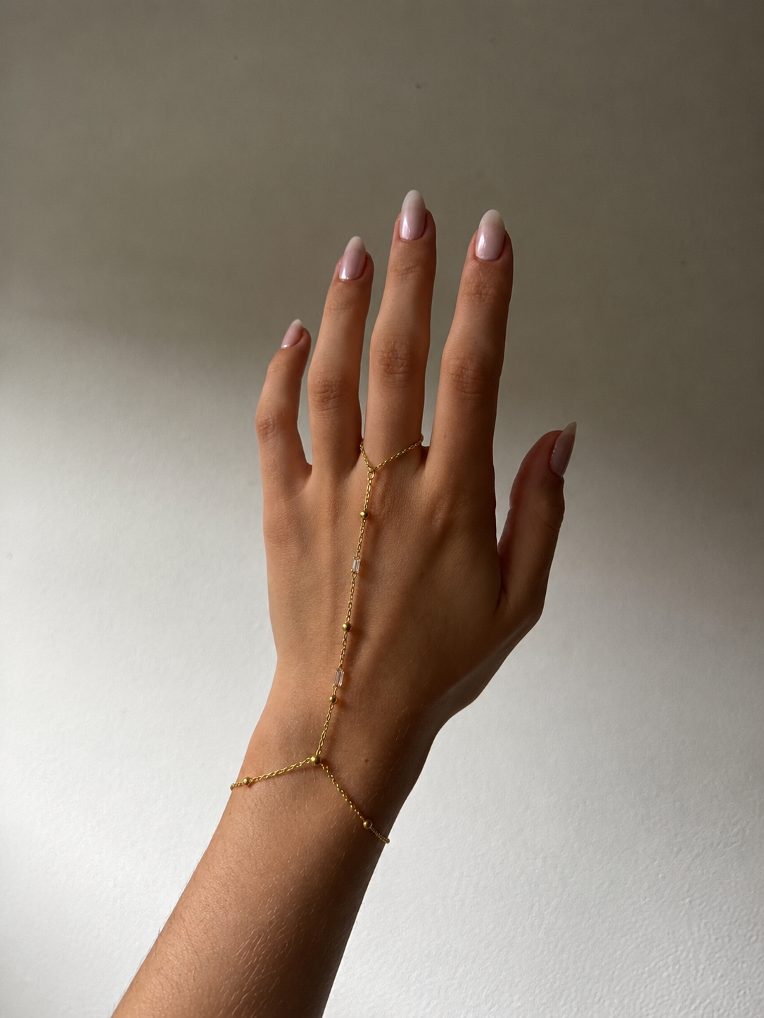 Sylvie hand chain