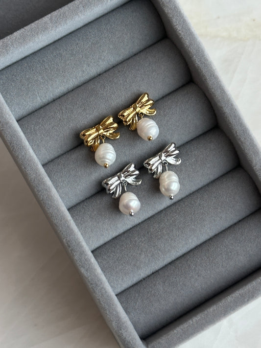 Eira bow studs